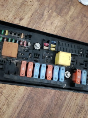 Opel fuse box 460023260 used, set of 2