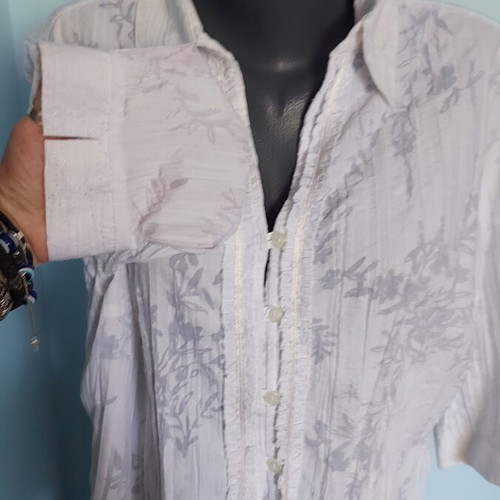 C&A CANDA women's shirt with transparent floral print