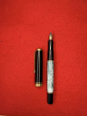 Πέννα vintage συλλεκτική μεταχειρισμένη με φθορά και μονόγραμμα