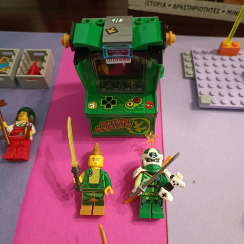 Lego Minifigure and Accessories Lot like new with Ninjago, Star Wars, Harry Potter, Marvel, City