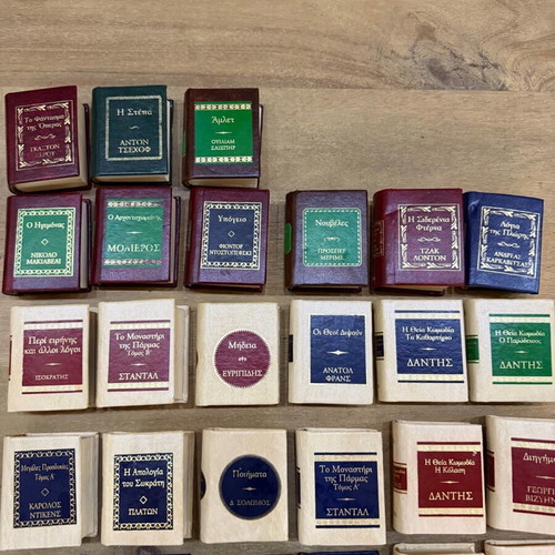 Deagostini small library used, pack of 40 volumes