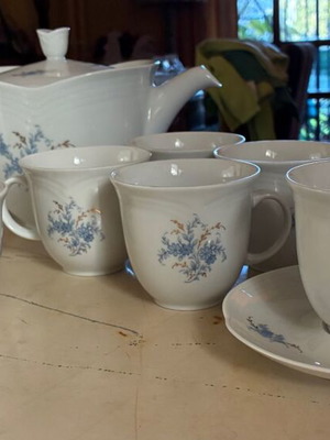 Porcelain tea set like new, 6 cups, Bavaria Germany