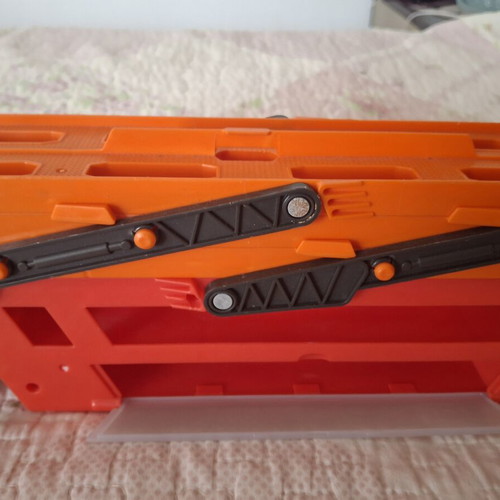 Hot Wheels car storage truck like new