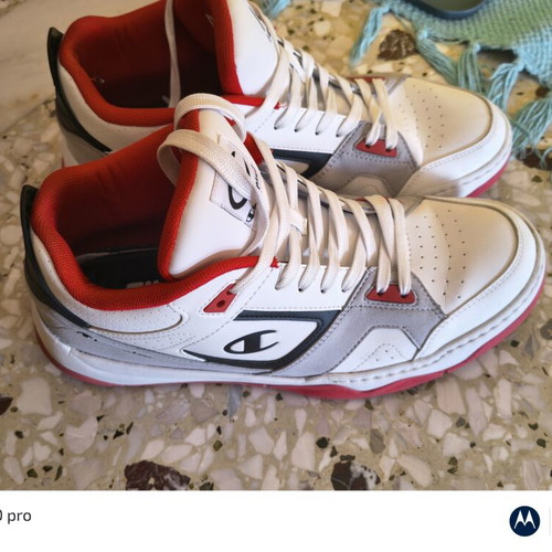 Champion vintage athletic sneakers like new, size 46, white and gray