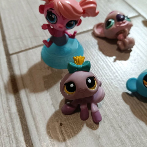 Collection of 7 littlest pet shop ... All together 9 euros