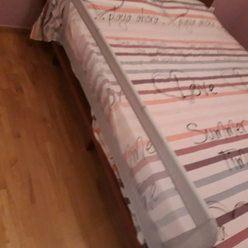 Bed rail slightly used, in excellent condition