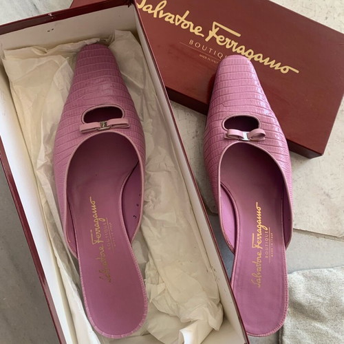 Ferragamo leather shoes like new, size 38.5