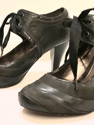 Killah leather pumps size 37 used, olive green with satin laces