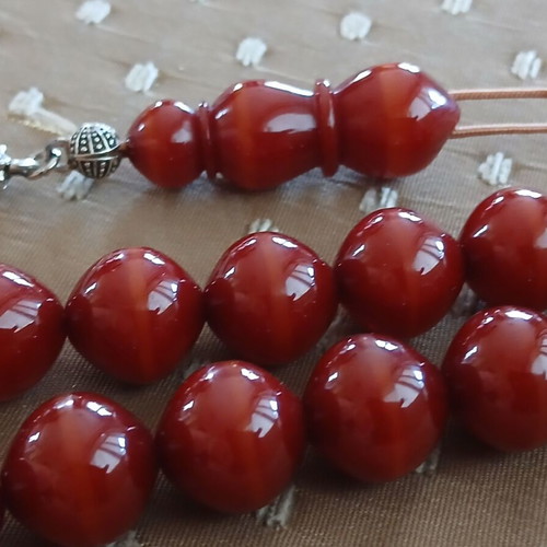 Bakelite komboloi worry beads, 33 beads, Syrian origin