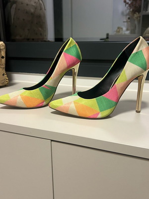 River Island stiletto shoes multicolored like new size 37