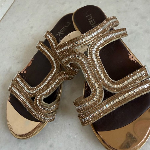 Nak slippers like new with strass size 36 gold and silver