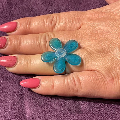 Ornate flower-shaped ring size 17mm