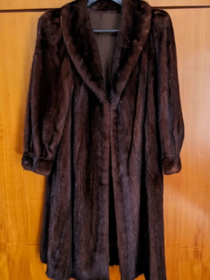 Mink Fur Coat like new, seamless design