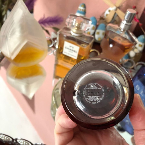 Replica Lipstick On perfume like new, rare discontinued