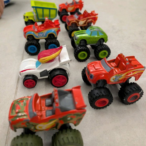 Blaze and the Monster Machines toy cars like new, set of 8