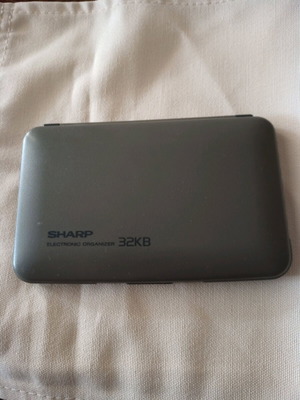 Sharp organizer like new vintage