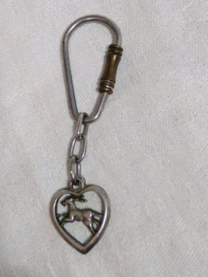 Deer keychain used, vintage metal with heart outline