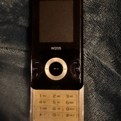 Old mobile phones used, set of 2 for spare parts