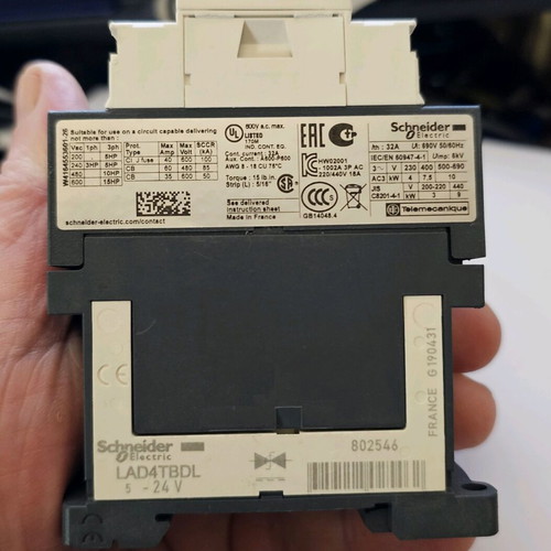 Schneider Electric TeSys industrial power relay 3 contacts 24V LC1D18BD new