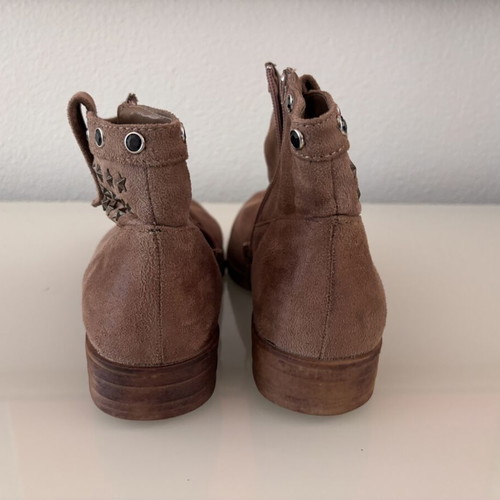 Leather ankle boots size 38 like new, boho grunge style with studs