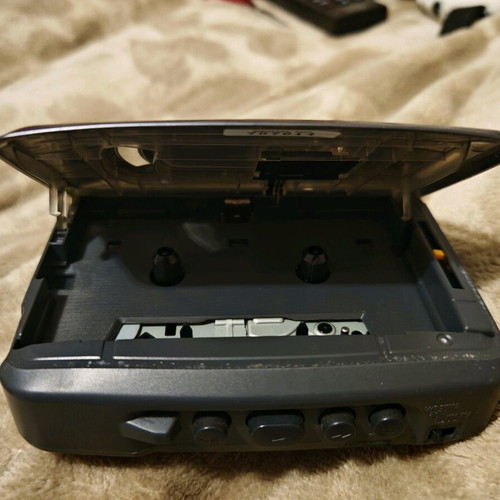 Sony Walkman wm fx171 used, functional am/fm radio and cassette player