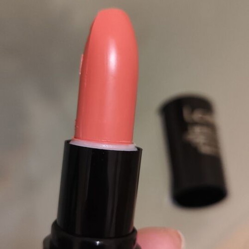 Lovie creamy lip booster lipstick dark pink new 4.5 g