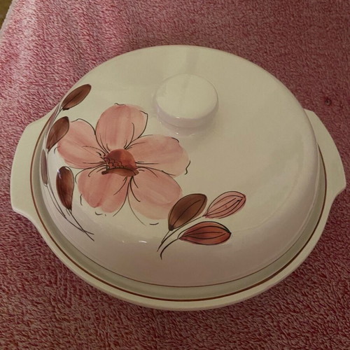 Oven dish with painting like new