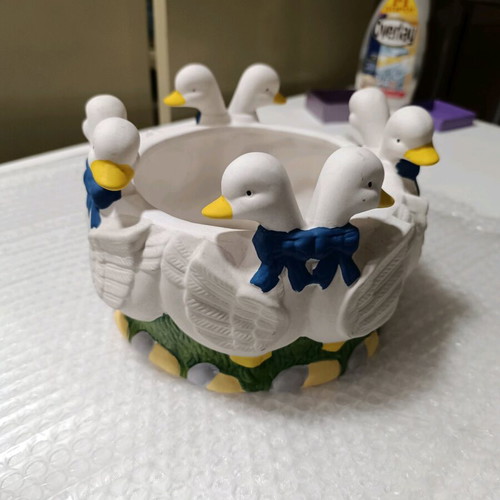 Decorative bowl new with duck design
