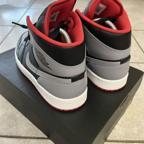 Jordan 1 Mid Bread Shadow sneakers new size 44.5 black red
