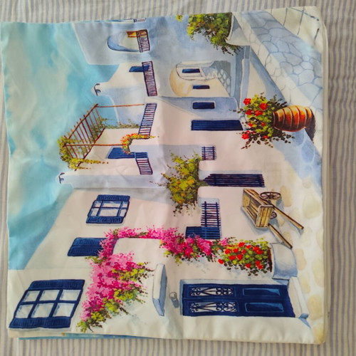 Decorative pillows like new with Santorini landscape print, set of 4