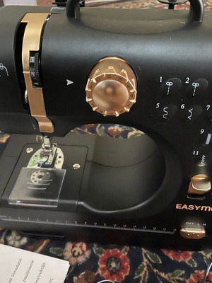 EASYmaxx Compact Sewing Machine like new