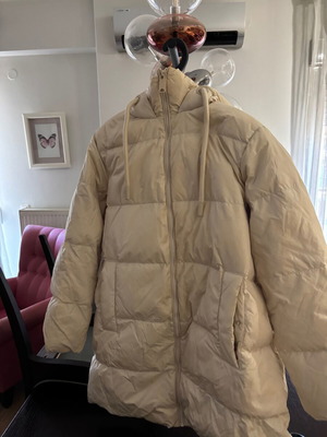 Zara jacket like new in ecru white with integrated hood, size S