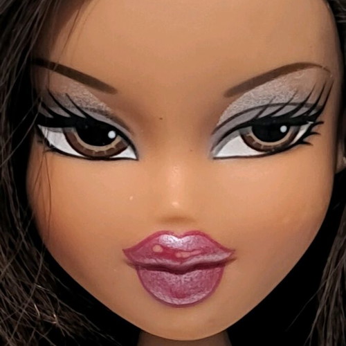 Bratz Twiinz Nona or Tess doll used, nude with flaws