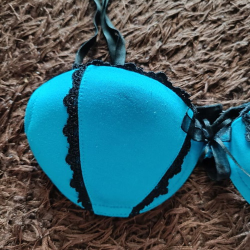 Vero by Aslanis bra used, blue and black, size 75B