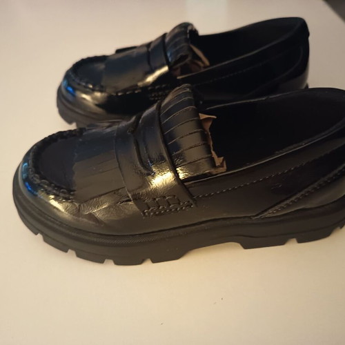 Black Zara school shoe No 28 like new