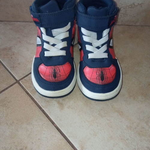 Marvel boys' blue boot size 25 like new