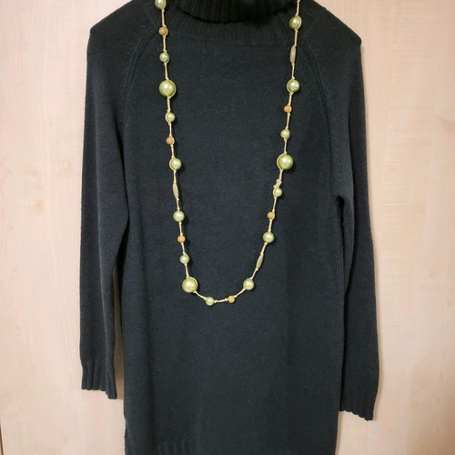 Cypress knitted blouse like new with green necklace gift