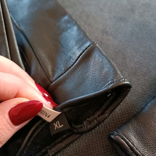 Black gloves lightly used