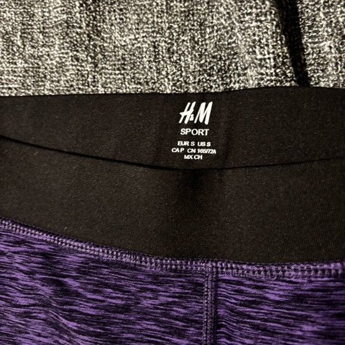 H&M 3/4 Sports Leggings like new, purple with black details size S