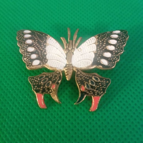 Vintage pin used 4.5cm 3.5cm