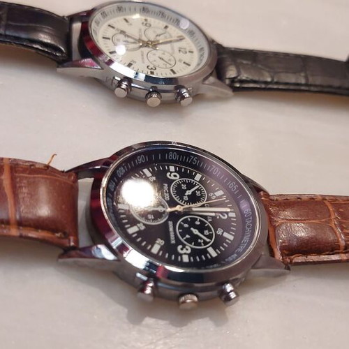 Pack of 2 wristwatches, brown and black, unisex