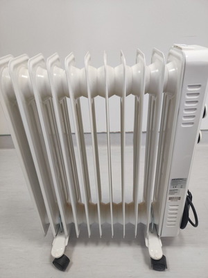 Καλοριφέρ λαδιού με 11 φέτες 2500W, θερμοστάτη και 3 σκάλες λειτουργίες, σαν καινούργιο