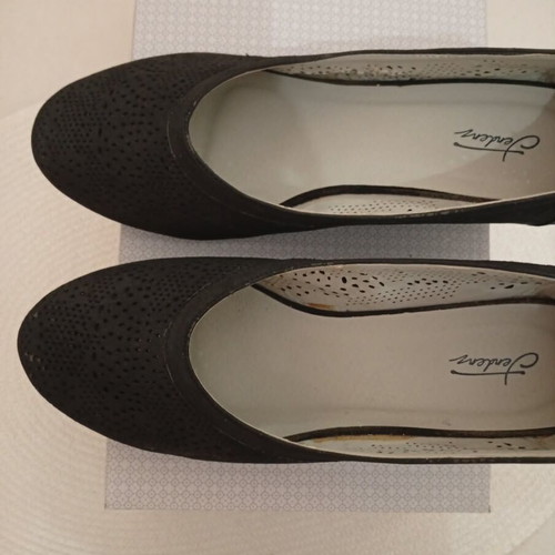 Tendenz women's summer black shoes with perforated design size 37