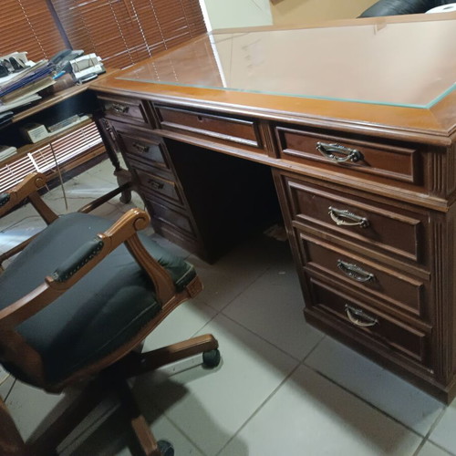 Luxury office furniture set like new