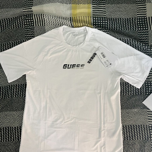 Guess men's white T-shirt size M, new with tags
