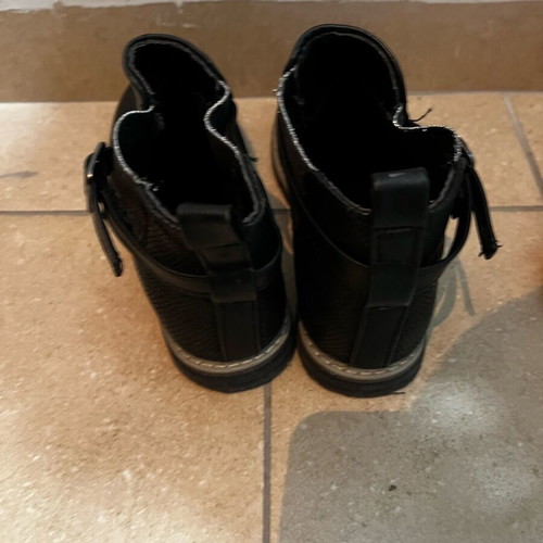 Children's boots size 32 like new, black