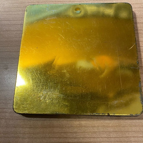 Collectible ROYAL Gold cigarette tin from Lufthansa used