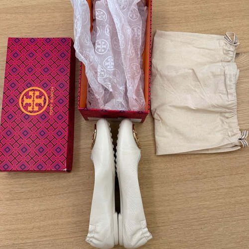 Tory Burch Claire leather ballet flats like new, size 36.5, ivory