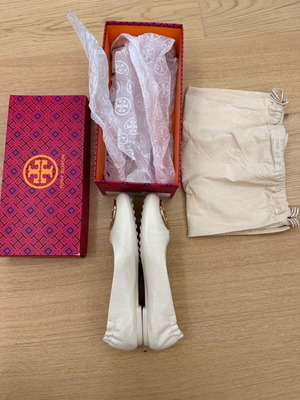 Tory Burch Claire leather ballet flats like new, size 36.5, ivory