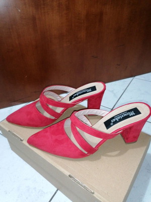 Mules ελληνικής κατασκευής μεταχειρισμένα, κόκκινα, μέγεθος 37